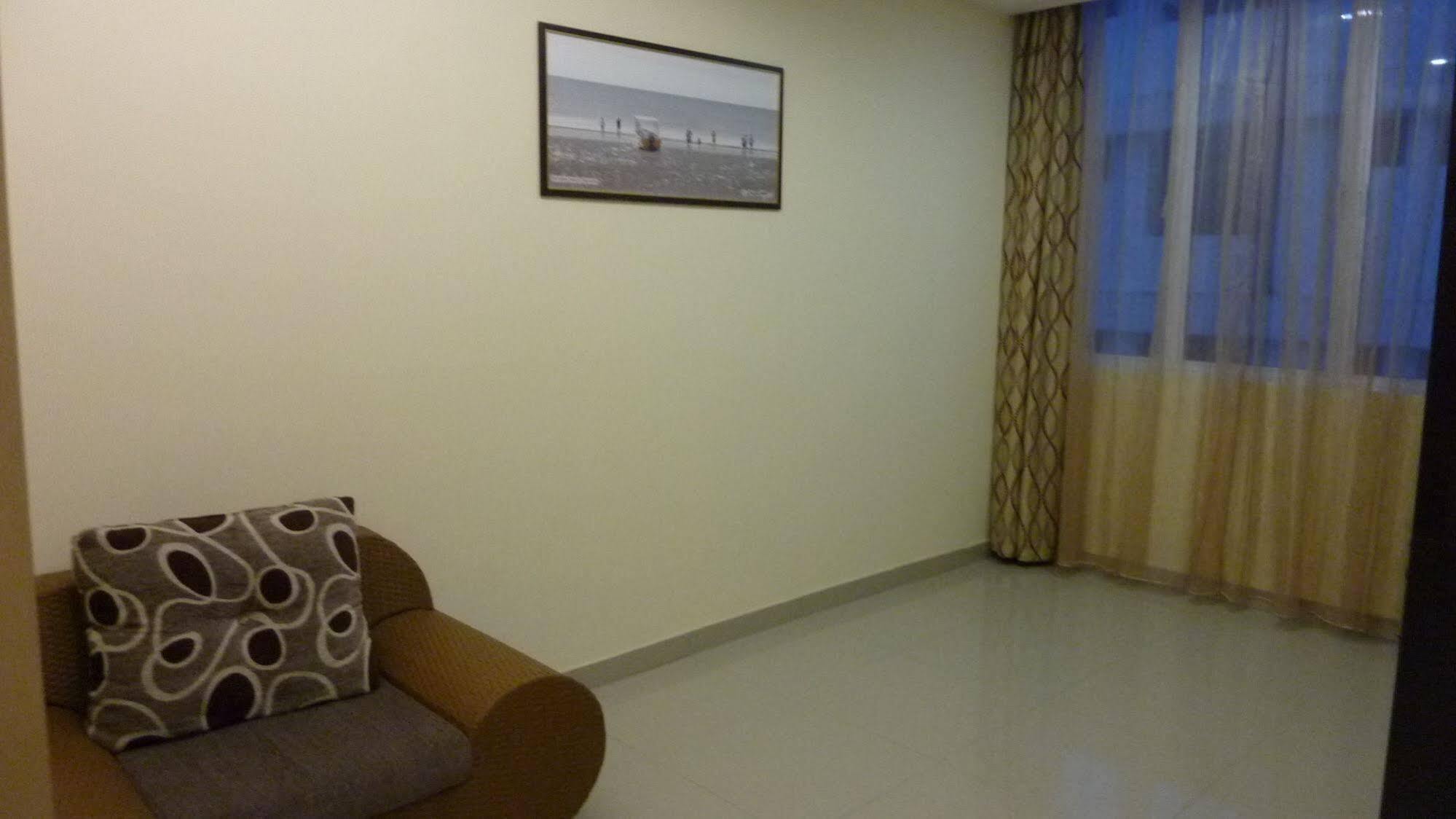 Nova Kuching Hotel Esterno foto